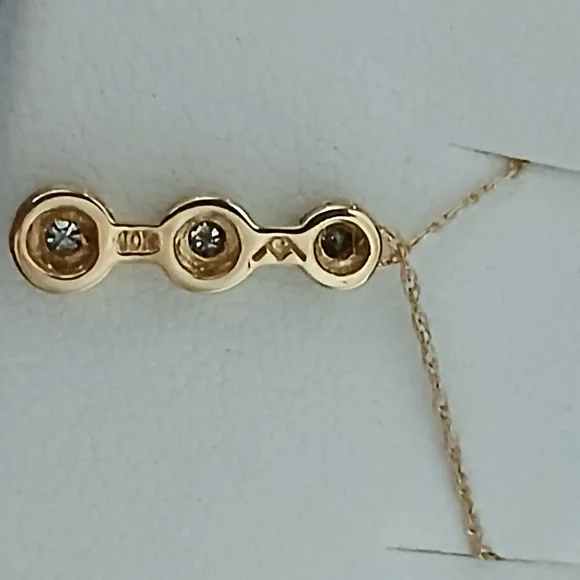 10K Yellow Gold Diamond necklace